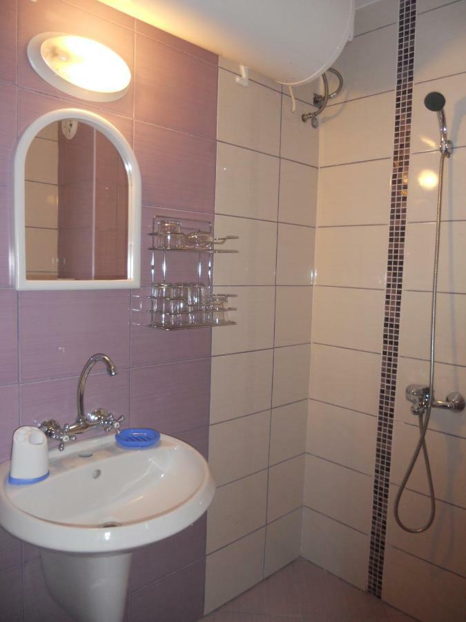 Guest House "Tania" Achtopol Exteriör bild